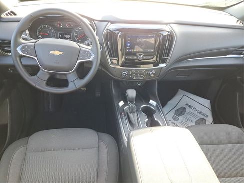 Used 2023 Chevrolet Traverse LT image 22