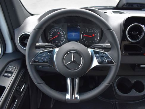 New 2025 Mercedes-Benz Sprinter 2500 image 9