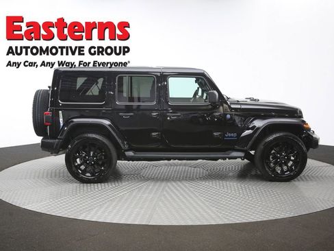 Used 2025 Jeep Wrangler Unlimited Sahara AWD/4WD image 46