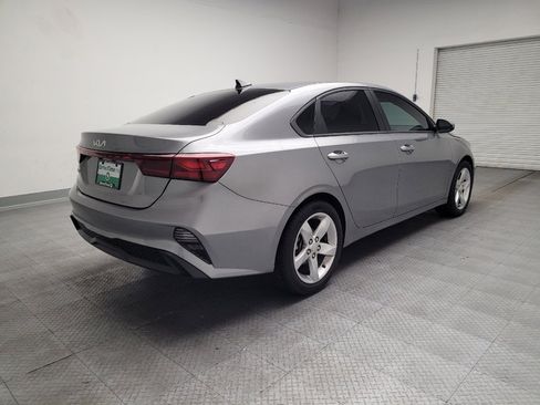 Used 2022 Kia Forte LXS FWD image 9