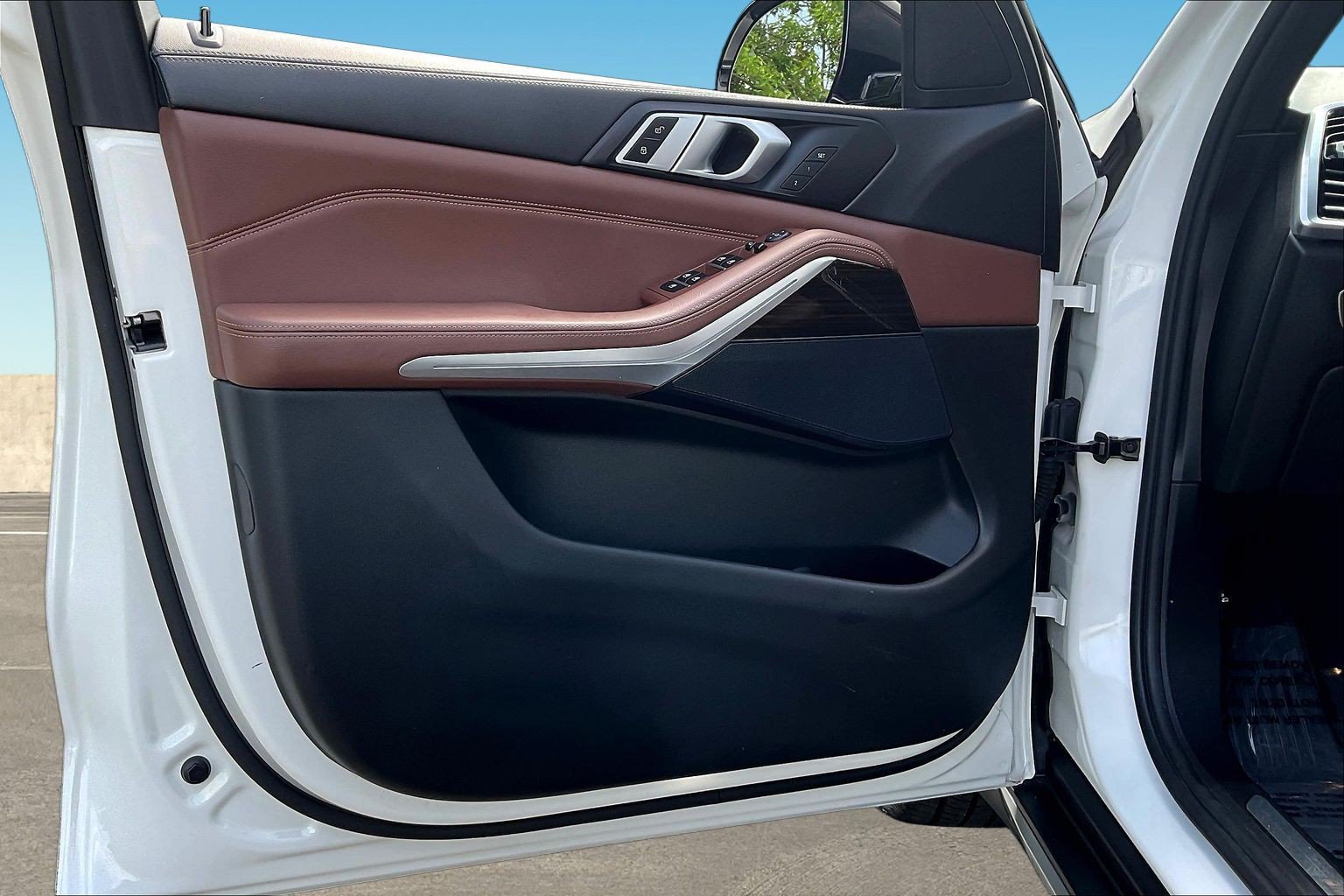 Used 2019 BMW X5 xDrive40i w/ Premium Package 2 AWD/4WD image 19