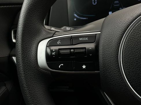 Used 2025 Kia Sportage LX image 31