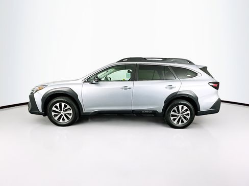 Used 2024 Subaru Outback Premium image 4
