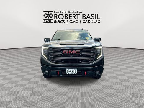 Used 2023 GMC Sierra 1500 AT4 w/ AT4 Premium Package AWD/4WD image 3