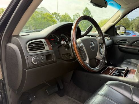 Used 2008 GMC Yukon Denali AWD/4WD image 10