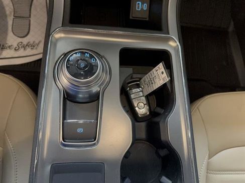 Certified 2022 Ford Edge SEL w/ Convenience Package image 10