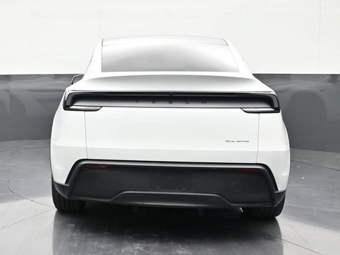 Used 2026 Tesla Model Y Long Range AWD/4WD image 4