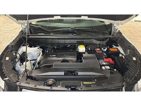 Used 2022 Nissan Pathfinder SV w/ SV Black Package FWD image 4