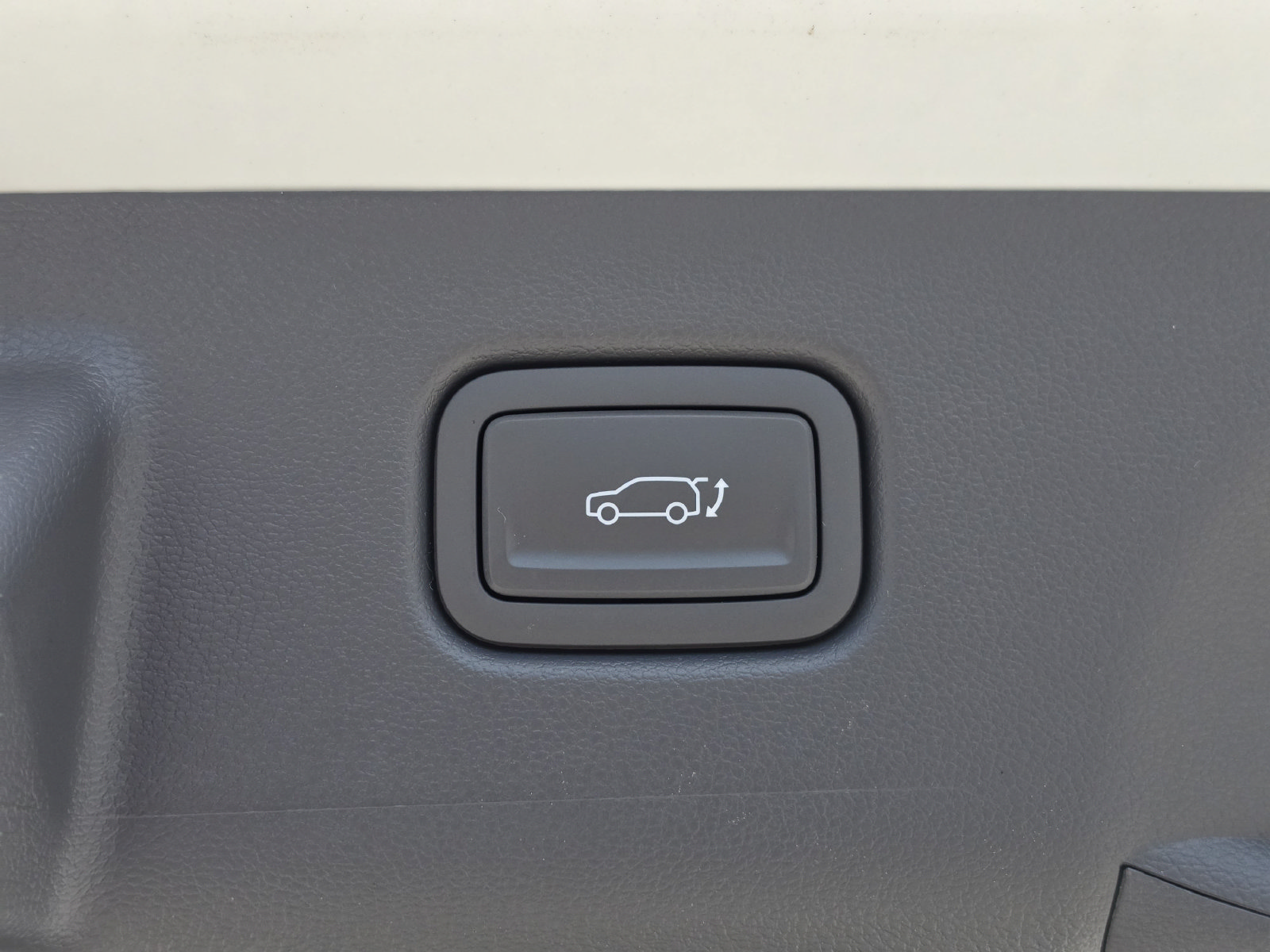 New 2026 Hyundai Kona Limited FWD image 14