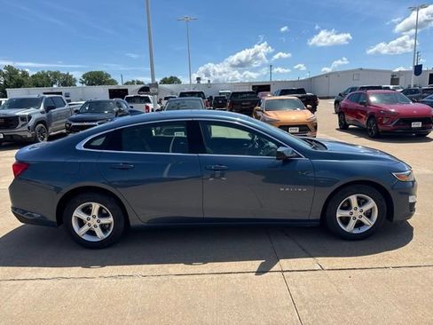 Used 2024 Chevrolet Malibu LT FWD image 2