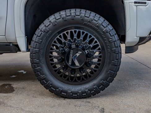 Used 2024 GMC Sierra 3500 Denali Ultimate image 12