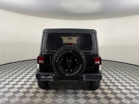 Used 2022 Jeep Wrangler Unlimited Sport AWD/4WD image 9