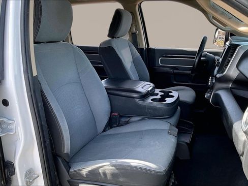 Used 2019 RAM 2500 Big Horn image 30