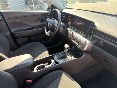 Used 2025 Hyundai Kona SEL AWD/4WD image 25