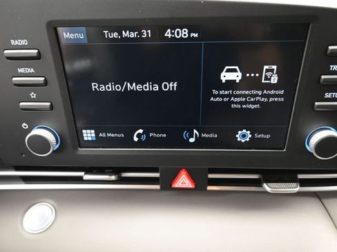 Used 2025 Hyundai Elantra Sport image 4