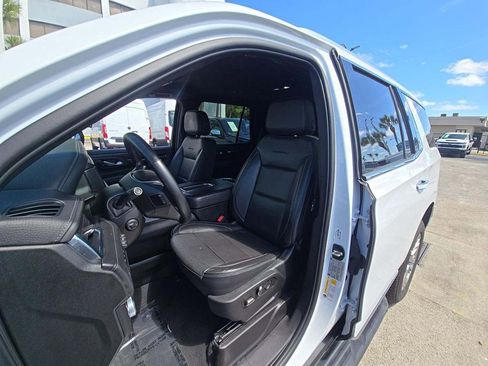 Used 2023 GMC Yukon Denali AWD/4WD image 2