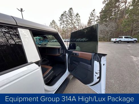 Used 2024 Ford Bronco Outer Banks w/ Sasquatch Package image 24