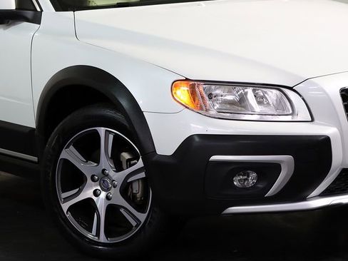 Used 2015 Volvo XC70 T6 w/ Proximity Package image 8