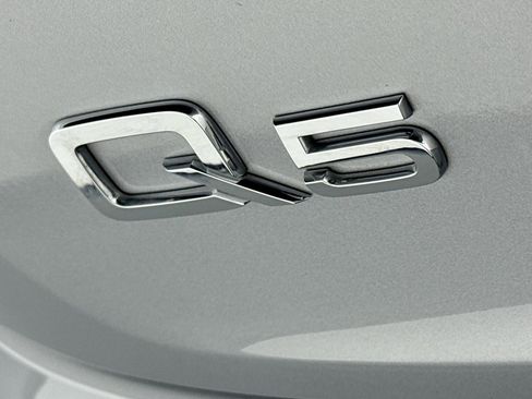 Used 2022 Audi Q5 2.0T Premium Plus w/ Premium Plus Package image 9