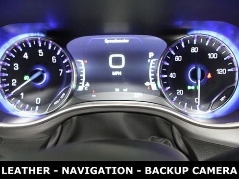 New 2026 Chrysler Pacifica Select image 17