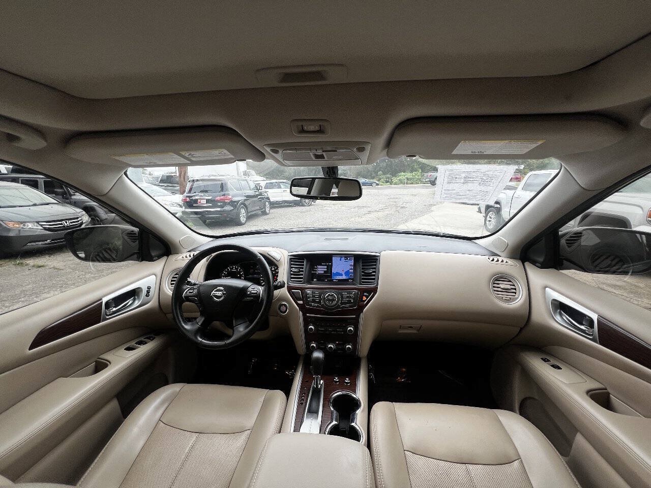 Used 2019 Nissan Pathfinder Platinum w/ Cargo Package FWD image 13
