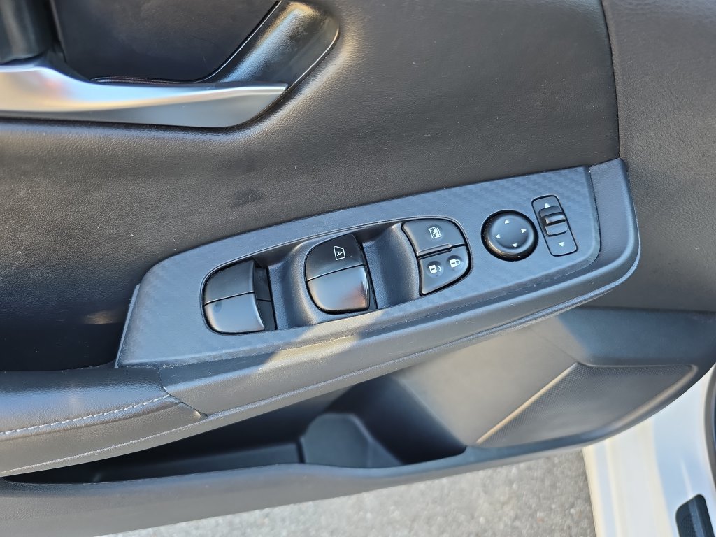 Used 2025 Nissan Sentra SV w/ Trunk Package FWD image 19