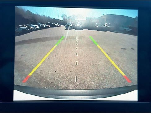 Used 2020 Jeep Cherokee Latitude Plus w/ Cold Weather Group image 14