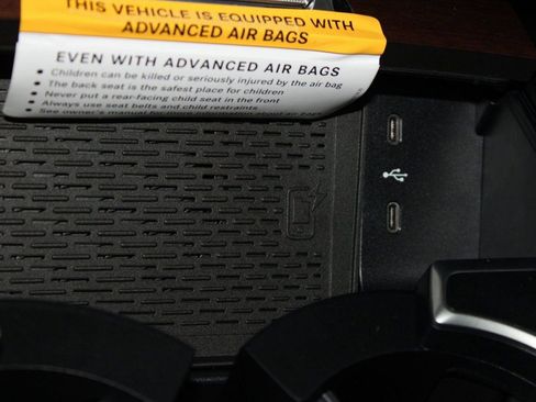 Used 2025 Mercedes-Benz GLS 450 4MATIC image 19