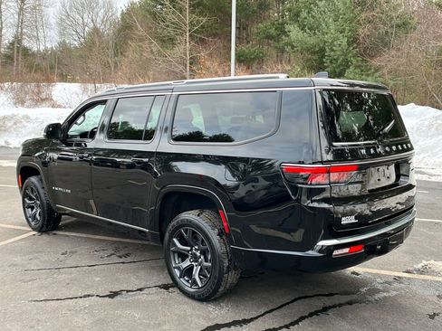 Used 2023 Jeep Wagoneer L Series III w/ Premium Group I image 3