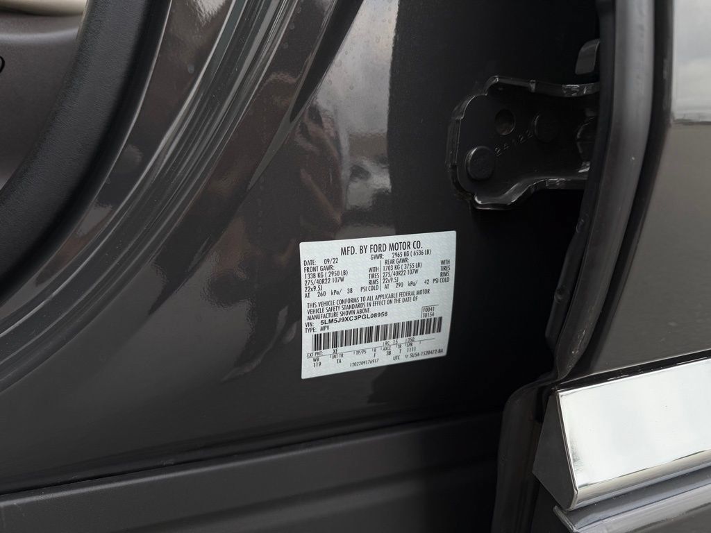 Used 2023 Lincoln Aviator Black Label w/ Dynamic Handling Package AWD/4WD image 32