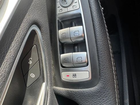 Used 2018 Mercedes-Benz C 300 4MATIC Sedan image 22