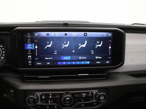 Used 2025 Jeep Wrangler Sport S image 22