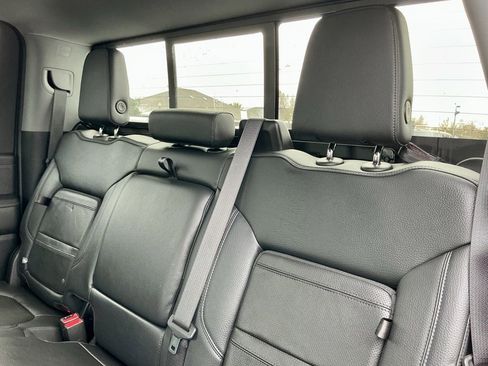 Used 2023 GMC Sierra 2500 Denali image 32