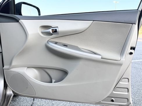 Used 2010 Toyota Corolla LE image 52