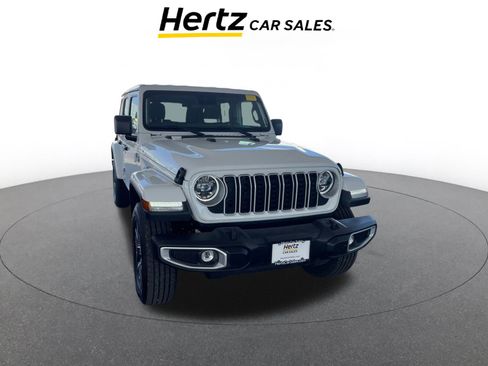 Used 2025 Jeep Wrangler Sahara image 1