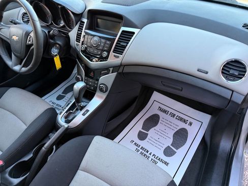 Used 2016 Chevrolet Cruze LS image 19
