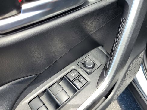 Used 2021 Toyota RAV4 XLE FWD image 26