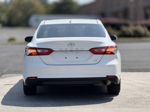Used 2019 Toyota Camry LE FWD image 5