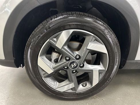 Used 2024 Hyundai Venue SEL FWD image 26