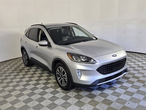 Used 2020 Ford Escape SEL image 2