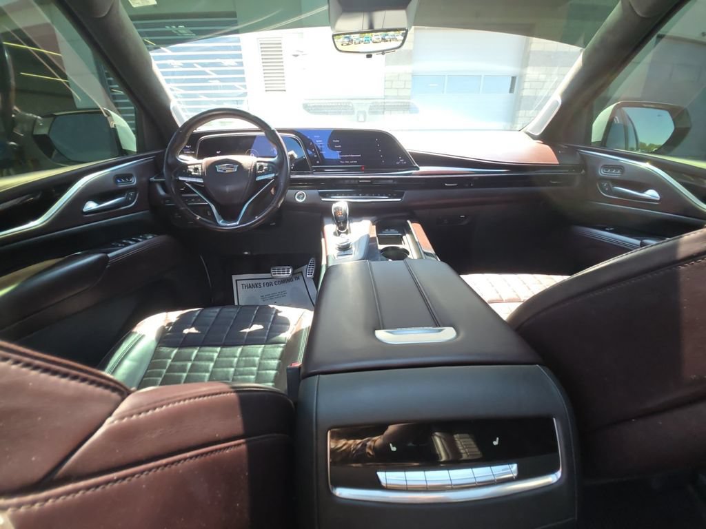 Certified 2023 Cadillac Escalade Sport Platinum w/ LPO, ONYX Package AWD/4WD image 27