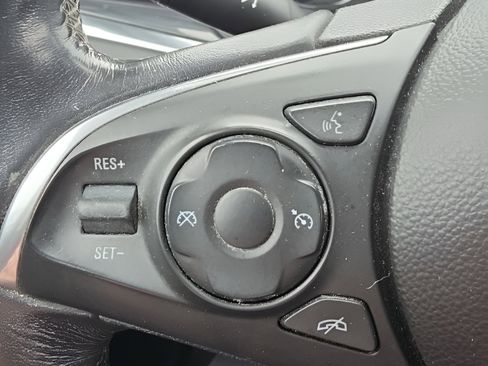 Used 2019 Buick Enclave Essence AWD/4WD image 18