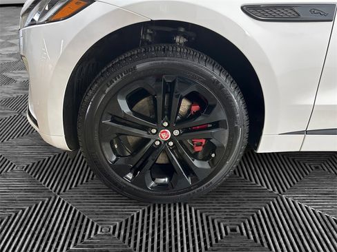 Used 2023 Jaguar F-PACE R-Dynamic S image 14