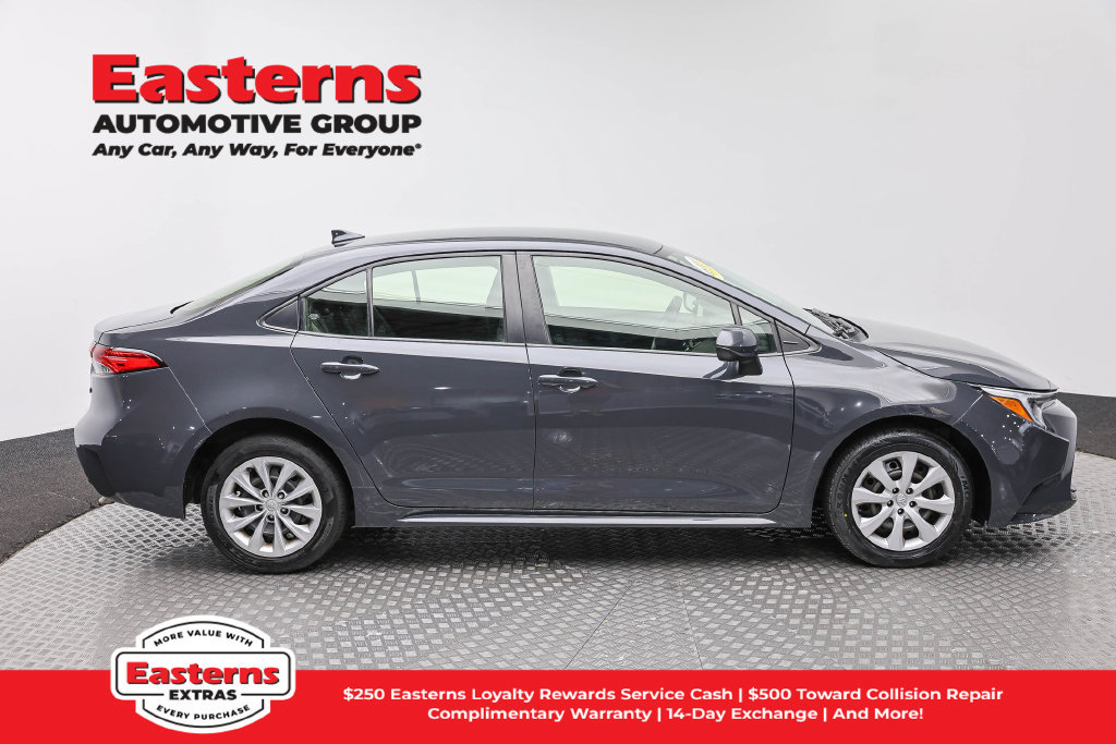 Used 2023 Toyota Corolla LE FWD image 5