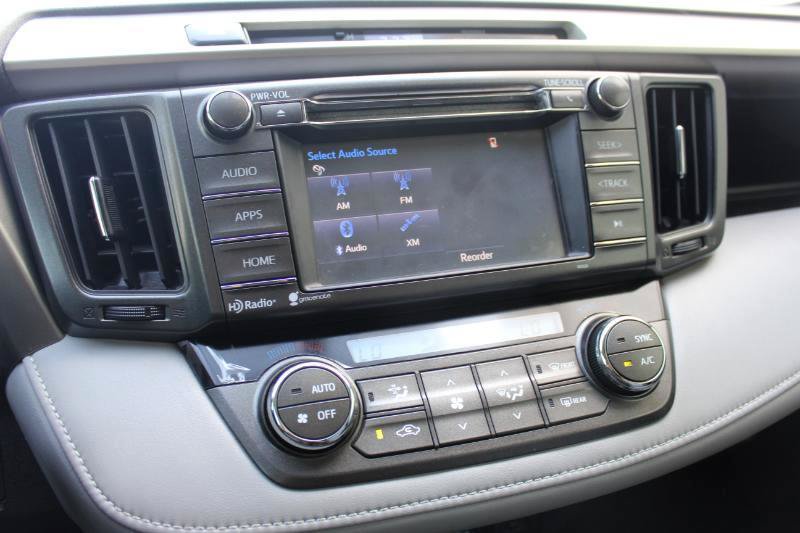 Used 2015 Toyota RAV4 XLE AWD/4WD image 27