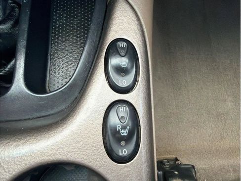 Used 2004 Toyota Sequoia Limited AWD/4WD image 18