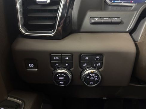 Used 2022 GMC Sierra 1500 Denali w/ Denali Reserve Package AWD/4WD image 19