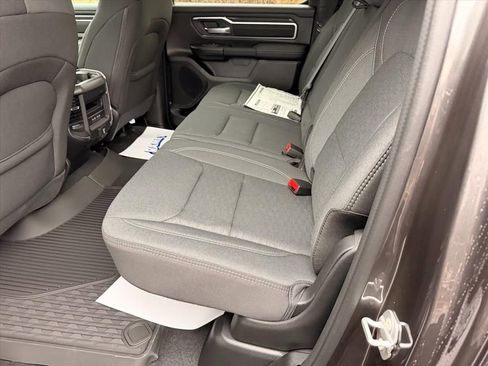 New 2026 RAM 1500 4x4 Crew Cab image 15