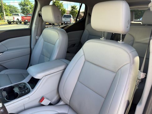 Used 2021 GMC Acadia SLT w/ Technology Package FWD image 20