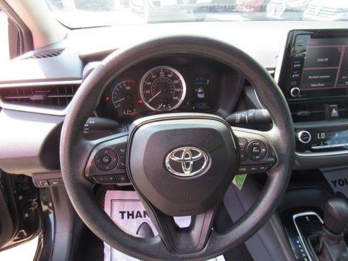 Used 2021 Toyota Corolla LE FWD image 19